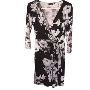 Apt 9 wrap dress black white floral size small